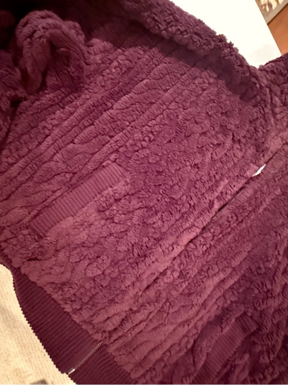 American Eagle Cable Sherpa Full Zip-Up Sweatshirt in Burgundy - Picture 2 of 10